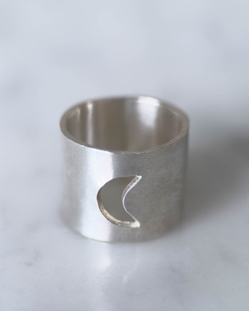 MÅNSKÄRA - bred ring - silver - 1.5cm bred